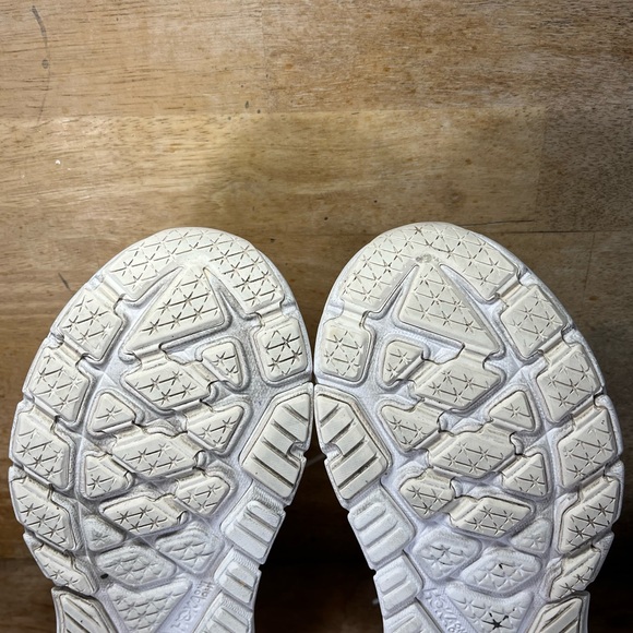 Hoka One One Arahi 7 CUSHIONED Womens Size 9 Running Shoes Sneakers White - Picture 10 of 12